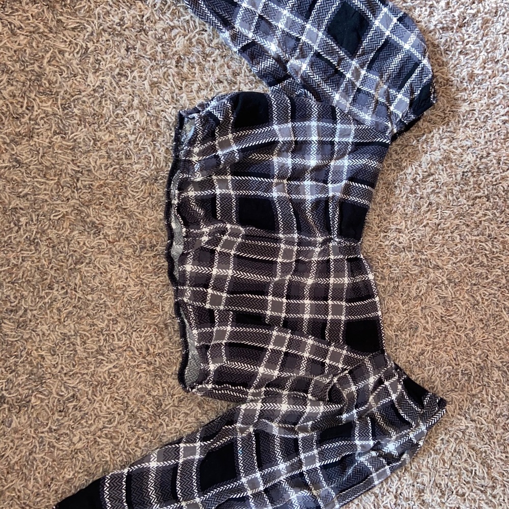 Plaid off the shoulders crop top